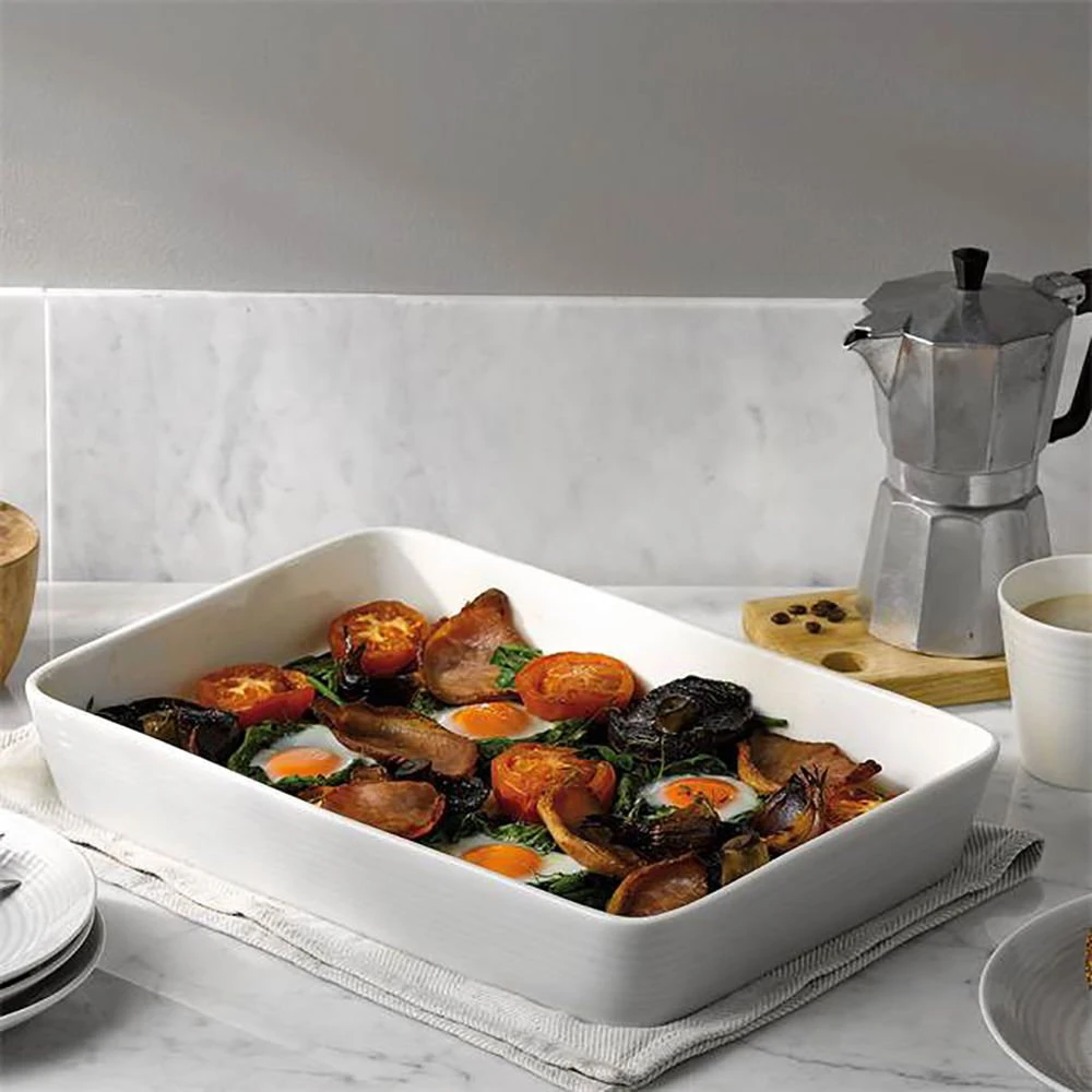 Royal Doulton Gordon Ramsay Maze Collection 2.5 Qt. Rectangular Roaster | Light Grey 2 Royal Doulton Gordon Ramsay Maze Collection 2.5 Qt. Rectangular Roaster | Light Grey - Image 2
