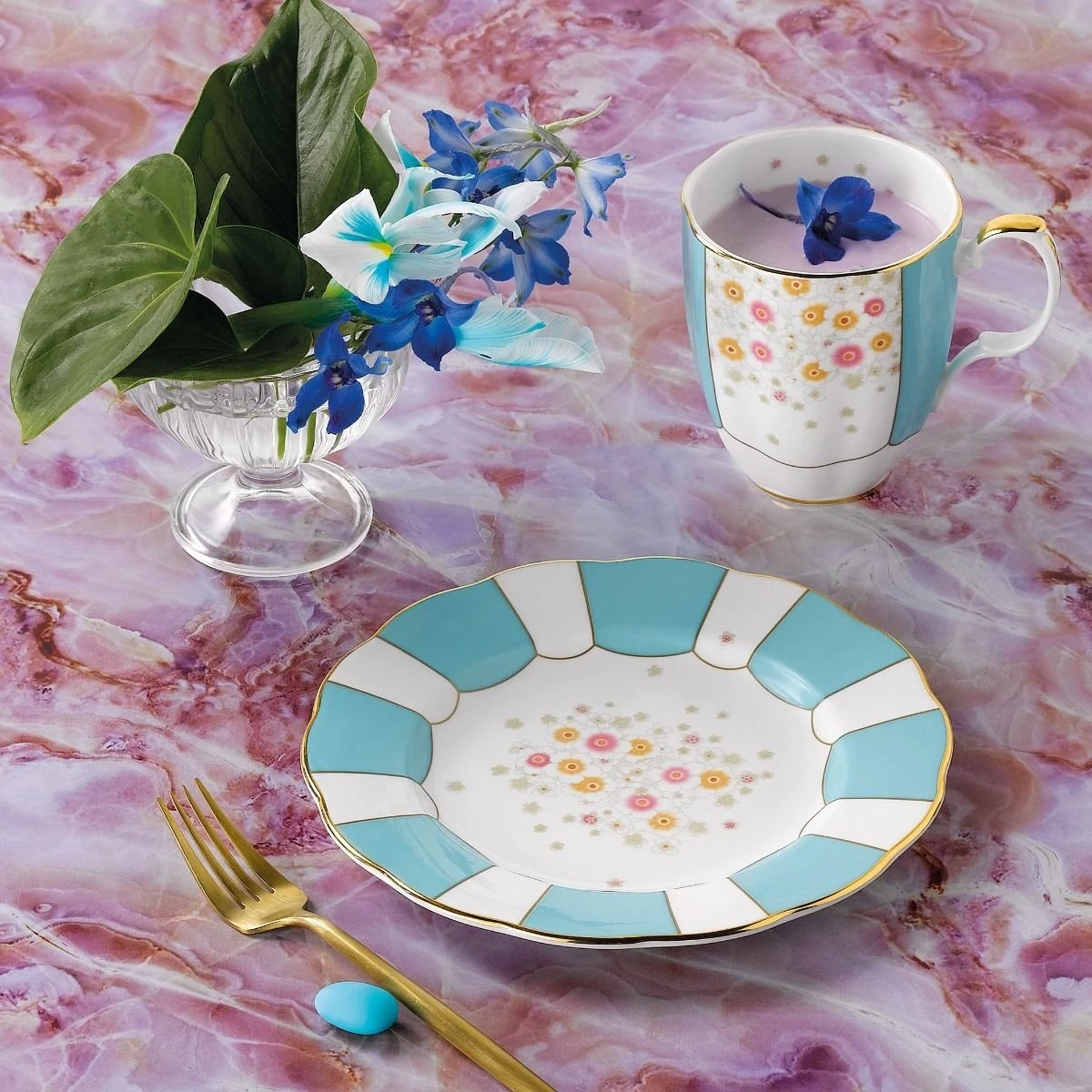 Royal Albert 100 Years 1900-1940 10-Piece Set | Regency Blue, Duchess, Spring Meadow, Mint Deco & English Chintz 4 Royal Albert 100 Years 1900-1940 10-Piece Set | Regency Blue, Duchess, Spring Meadow, Mint Deco & English Chintz - Image 4