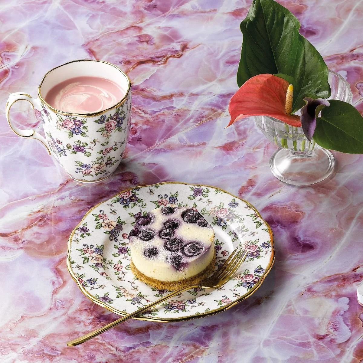 Royal Albert 100 Years 1900-1940 10-Piece Set | Regency Blue, Duchess, Spring Meadow, Mint Deco & English Chintz 6 Royal Albert 100 Years 1900-1940 10-Piece Set | Regency Blue, Duchess, Spring Meadow, Mint Deco & English Chintz - Image 6