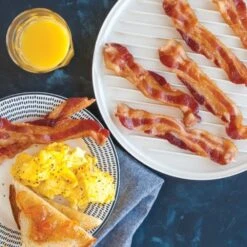 Nordic Ware 2-Sided Bacon & Meat Grill -Kitchen Supplies 60150 bacon plated 780x780 05 52016.1617722758.1280.1280