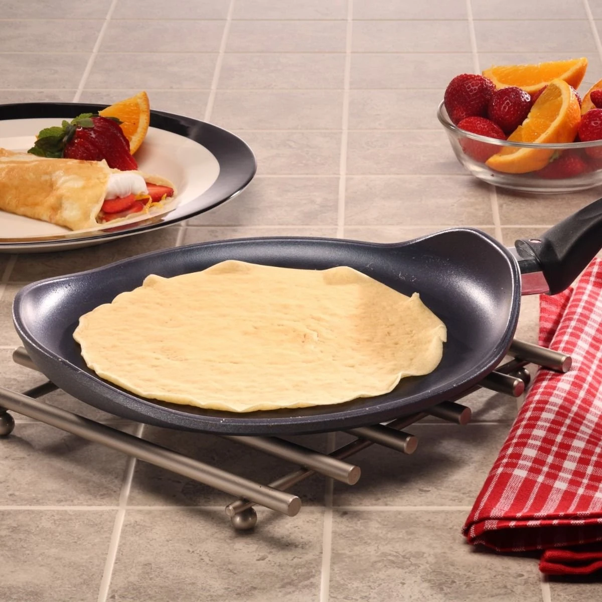 Swiss Diamond | HD Crepe Pan - 10.25" 4 Swiss Diamond | HD Crepe Pan - 10.25" - Image 4