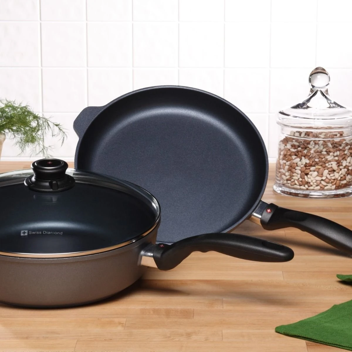 Swiss Diamond | HD 3-Piece Set - Fry Pan & Sauté Pan 2 Swiss Diamond | HD 3-Piece Set - Fry Pan & Sauté Pan - Image 2