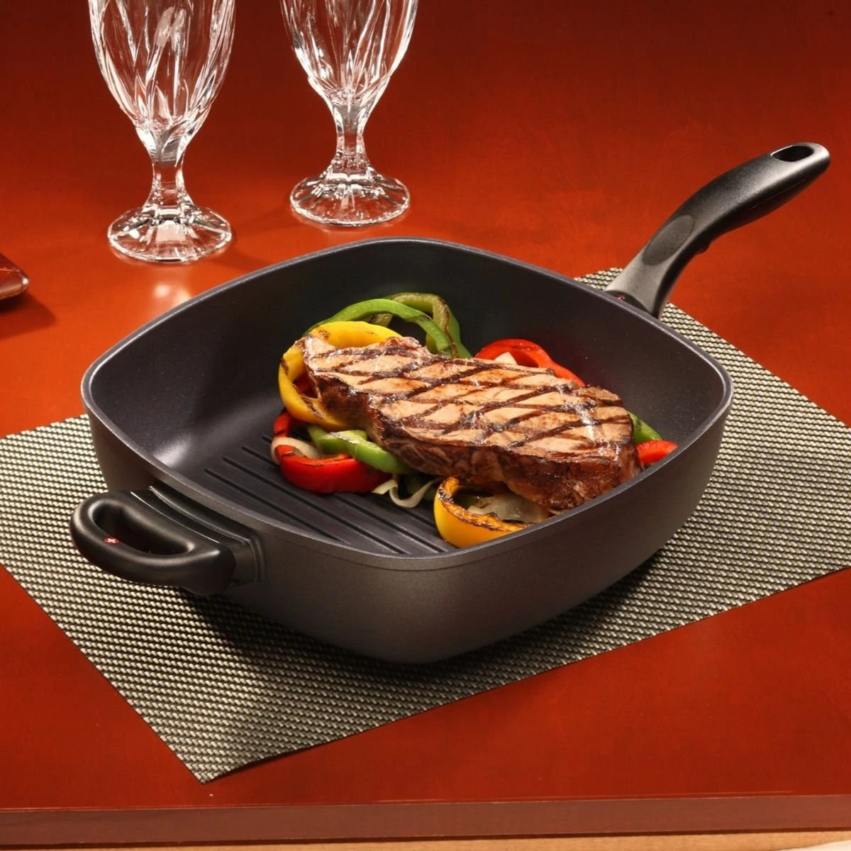 Swiss Diamond | HD Deep Square Grill Pan - 11" X 11" 3 Swiss Diamond | HD Deep Square Grill Pan - 11" X 11" - Image 3