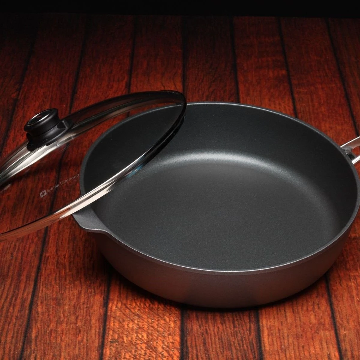 Swiss Diamond | HD Sauté Pan With Lid & Stainless Steel Handle - 12.5" (5.8 Qt.) 3 Swiss Diamond | HD Sauté Pan With Lid & Stainless Steel Handle - 12.5" (5.8 Qt.) - Image 3