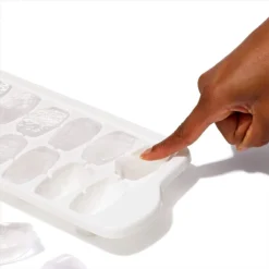 OXO Good Grips Covered Ice Cube Tray -Kitchen Supplies 81m6 kjw8kl. ac sl1500