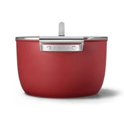 SMEG 8 Qt. Nonstick Casserole Dish With Lid | Red -Kitchen Supplies ckfc2611rdm 5