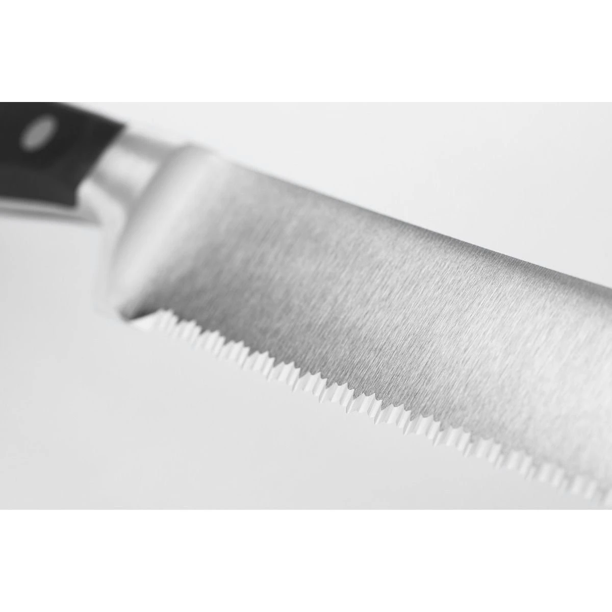 Wusthof Classic 9" Bread Knife | Double-Serrated 2 Wusthof Classic 9" Bread Knife | Double-Serrated - Image 2
