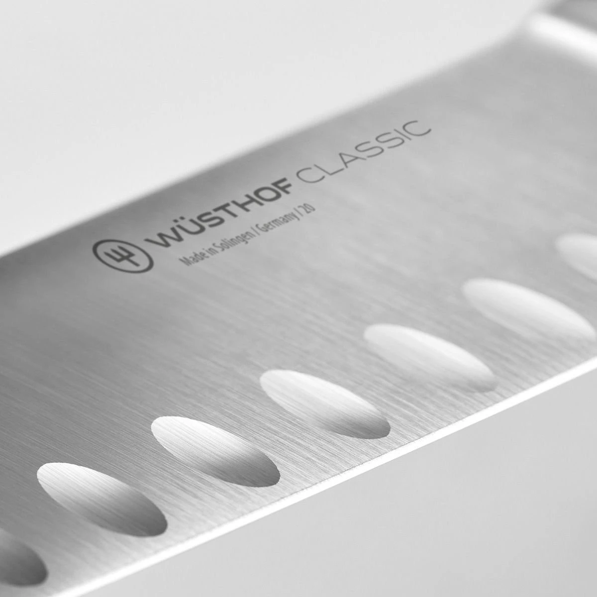 Wusthof Classic White 7" Santoku Knife | Hollow Edge 2 Wusthof Classic White 7" Santoku Knife | Hollow Edge - Image 2