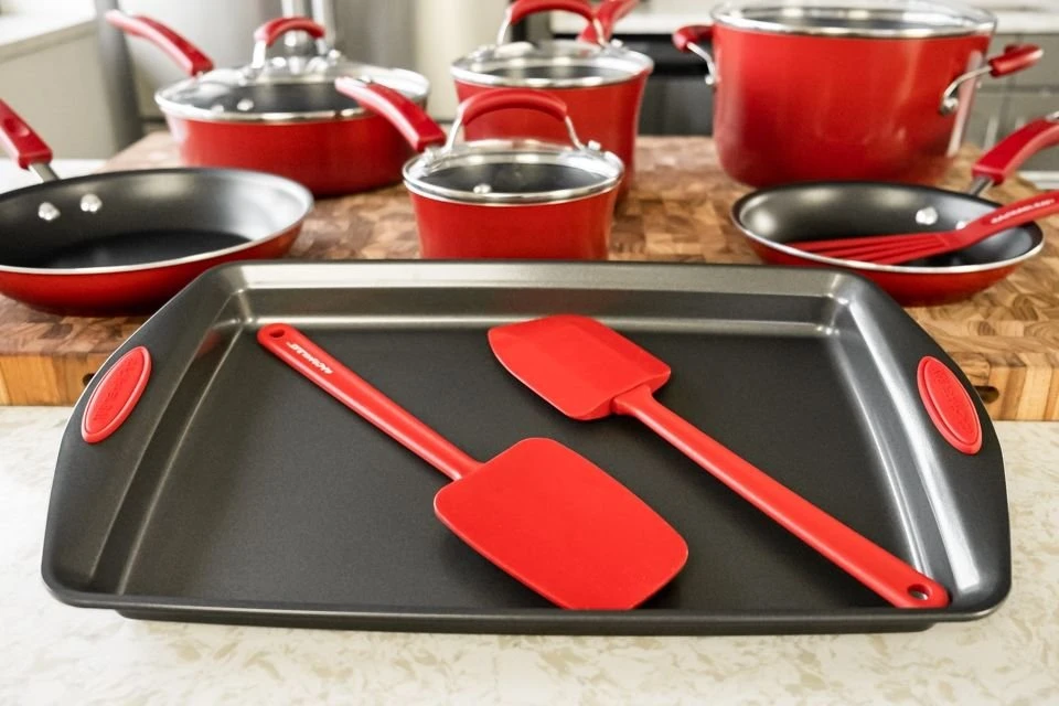 Rachael Ray Red Gradient 14 Piece Enamel Cookware Set 5 Rachael Ray Red Gradient 14 Piece Enamel Cookware Set - Image 5