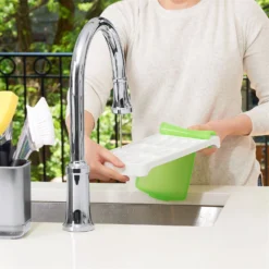 OXO Good Grips No-Spill Ice Stick Tray -Kitchen Supplies gg 11147700 9