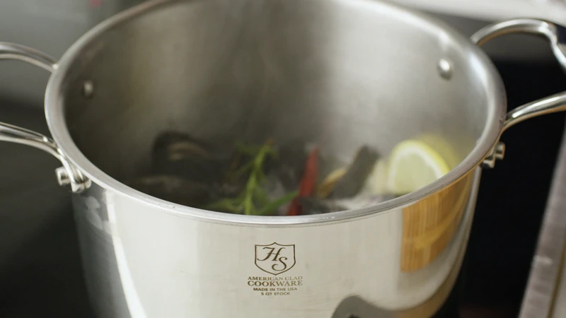 Heritage Steel Cookware Stainless Steel Stock Pot With Cover | 5 Qt. 4 Heritage Steel Cookware Stainless Steel Stock Pot With Cover | 5 Qt. - Image 4