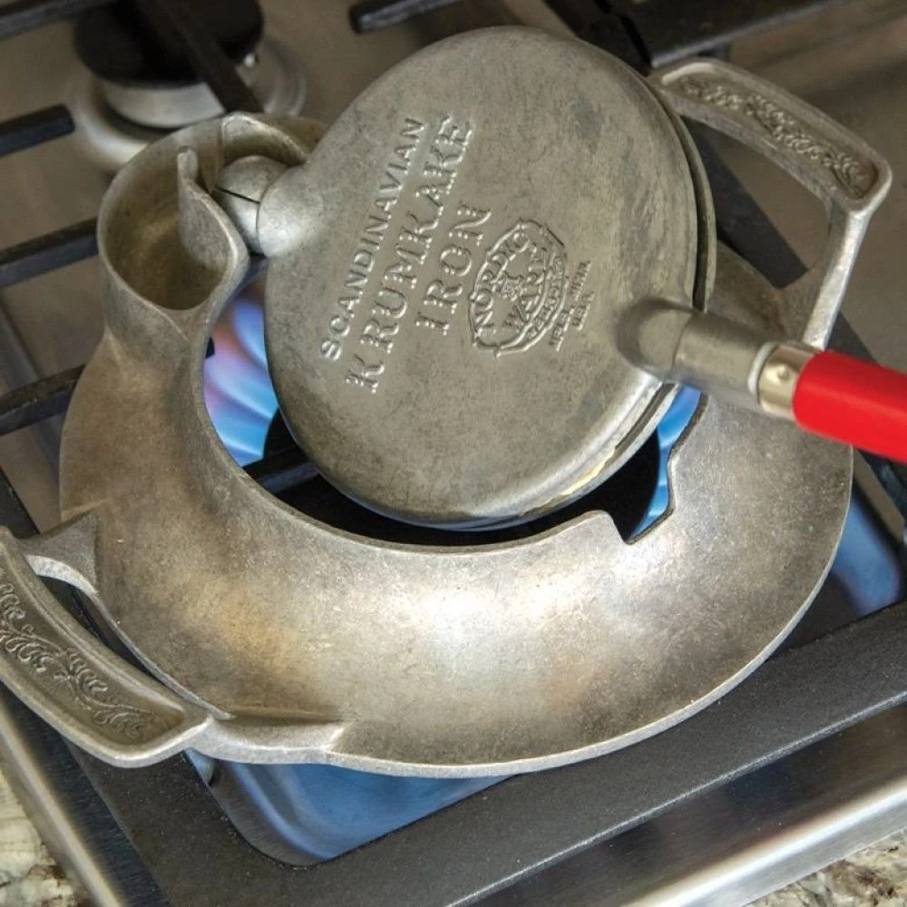 Nordic Ware Norwegian Krumkake & Pizzelle Iron 4 Nordic Ware Norwegian Krumkake & Pizzelle Iron - Image 4