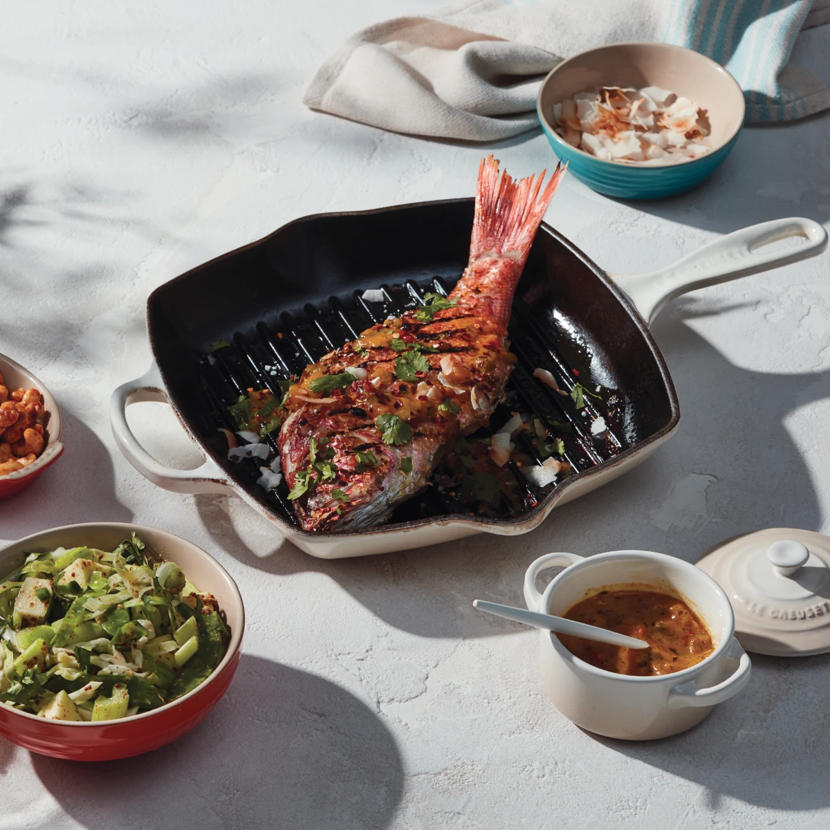 Le Creuset 10.25" Square Signature Cast Iron Grill Skillet | Meringue White 2 Le Creuset 10.25" Square Signature Cast Iron Grill Skillet | Meringue White - Image 2