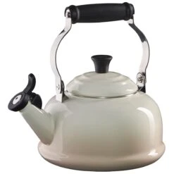 Le Creuset 1.7 Qt. Classic Whistling Kettle | Meringue White