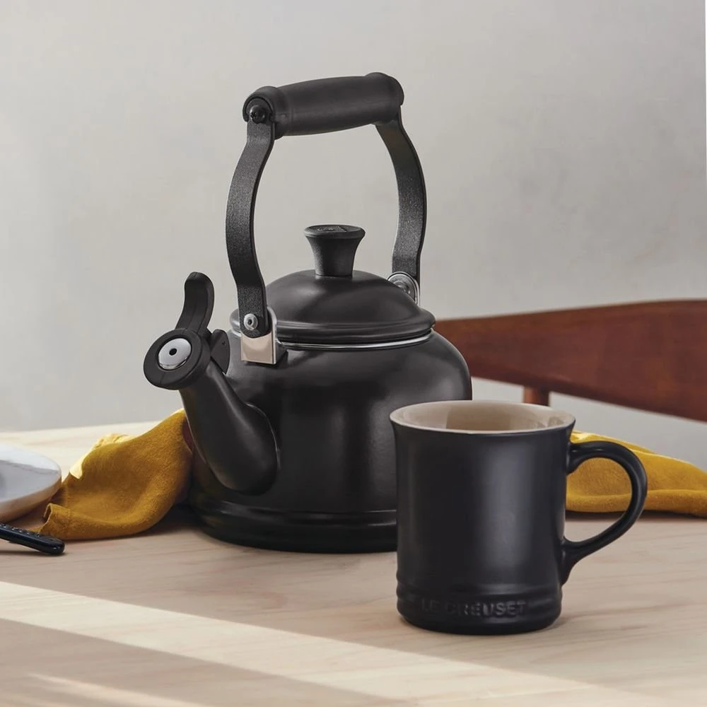 Le Creuset 1.25 Qt. Demi Kettle Tea Pot | Licorice 2 Le Creuset 1.25 Qt. Demi Kettle Tea Pot | Licorice - Image 2