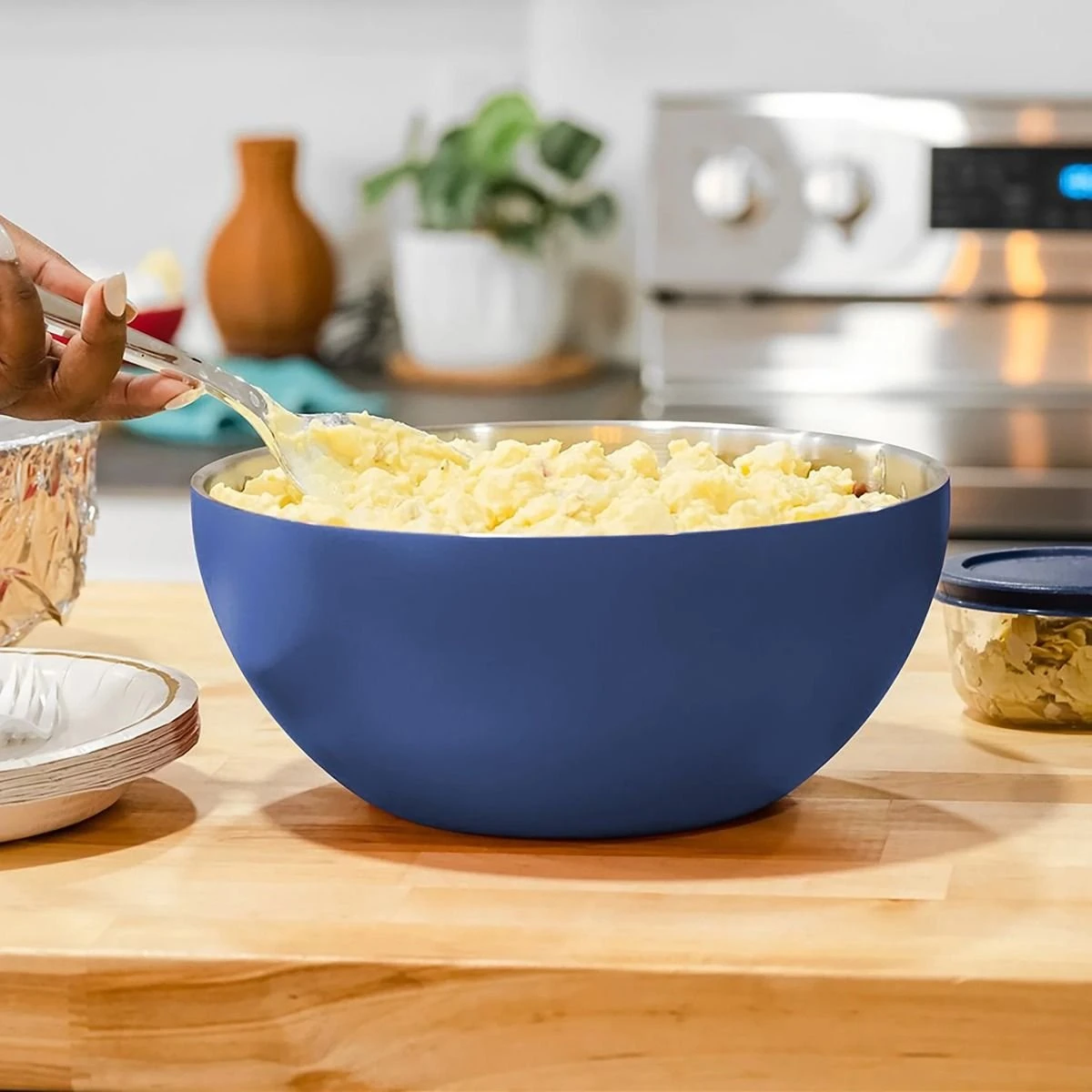 Served Large Serving Bowl (2.5 Quart) | Berry 4 Served Large Serving Bowl (2.5 Quart) | Berry - Image 4