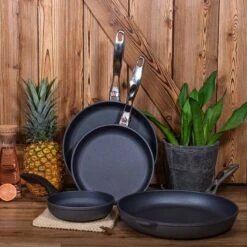 Swiss Diamond | HD Fry Pan With Stainless Steel Handle - 12.5" 7 Swiss Diamond | HD Fry Pan With Stainless Steel Handle - 12.5" -Kitchen Supplies swiss diamond lifestyles square 0001 swiss diamond lifestyles 2022 3294 1