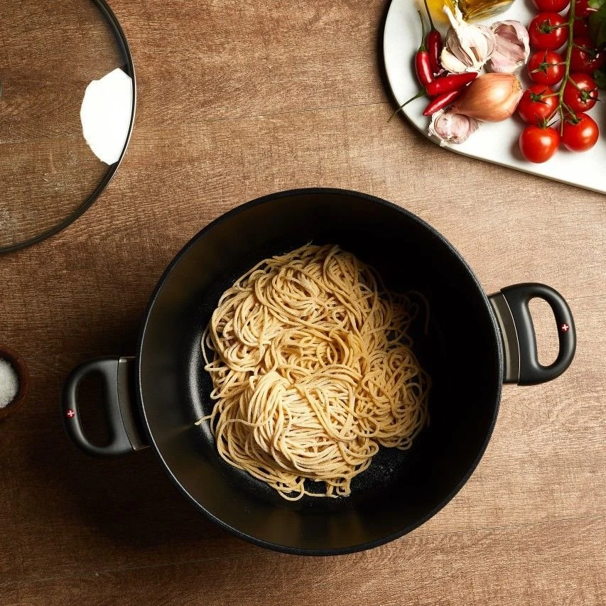 Swiss Diamond | XD 8.5-Quart Stock Pot With Lid (11") 4 Swiss Diamond | XD 8.5-Quart Stock Pot With Lid (11") - Image 4